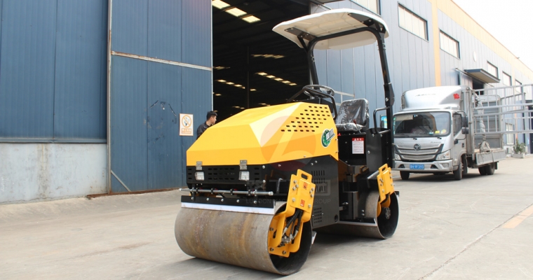 怎样包管小型压路机隔振性能？